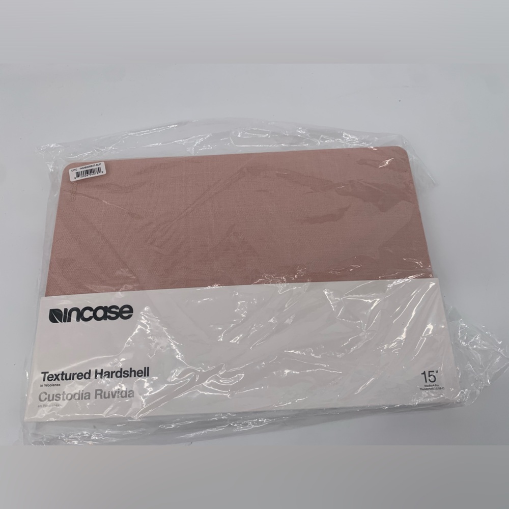 Incase Pink Textured Hardshell in Woolenex 15” MacBook Pro Thunderbolt - Picture 2 of 6